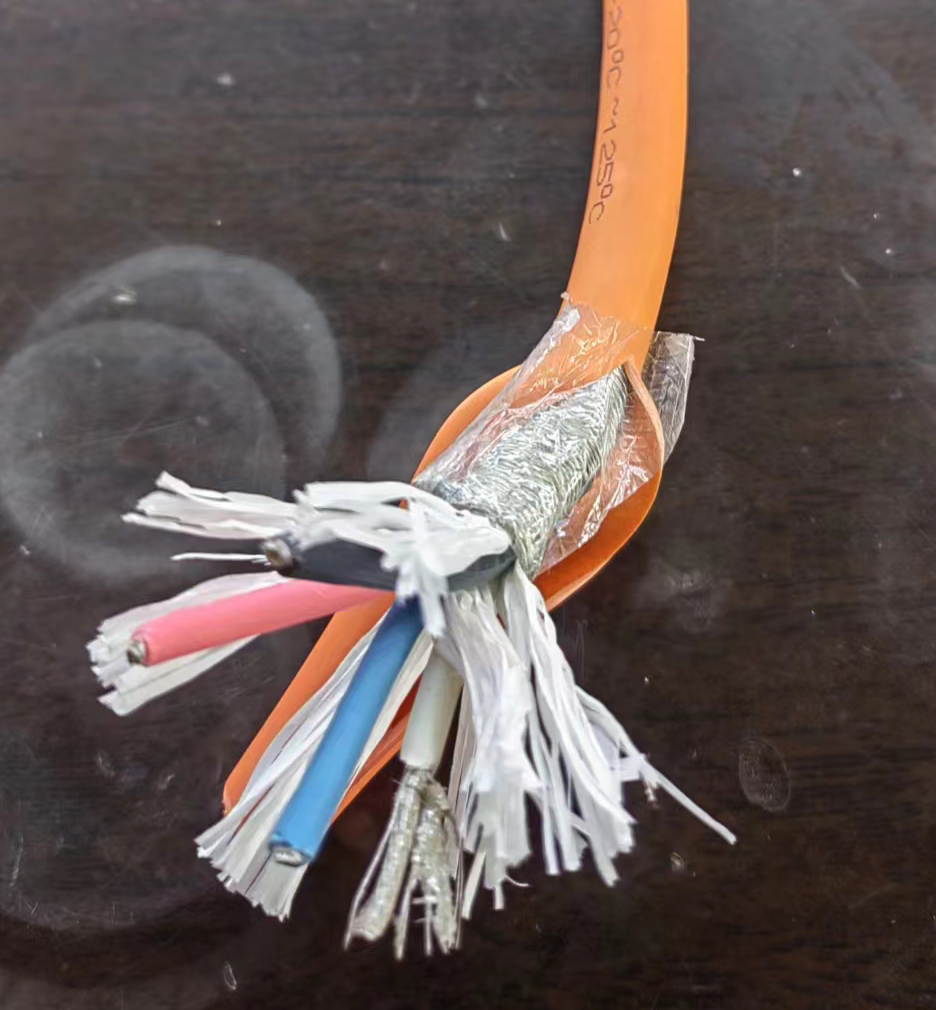 16941551125600.jpg 耐火型低煙無(wú)鹵電纜.jpg