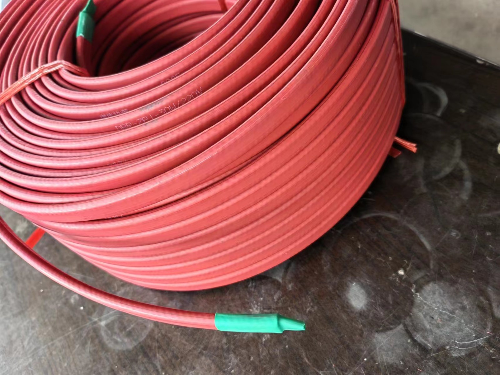 17324953732489.jpg 低溫防爆加強(qiáng)電伴熱1-8.jpg